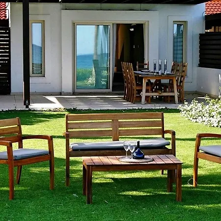 Villa By The Beach In Larnaca