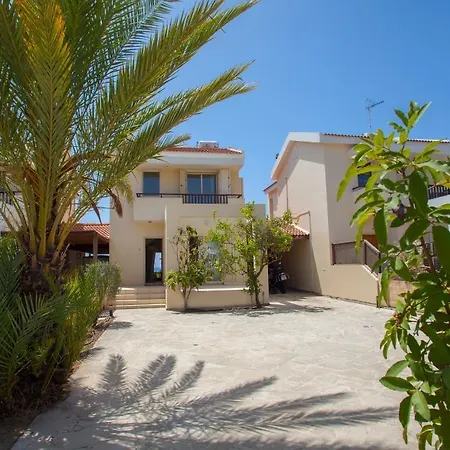 Villa By The Beach In Larnaca